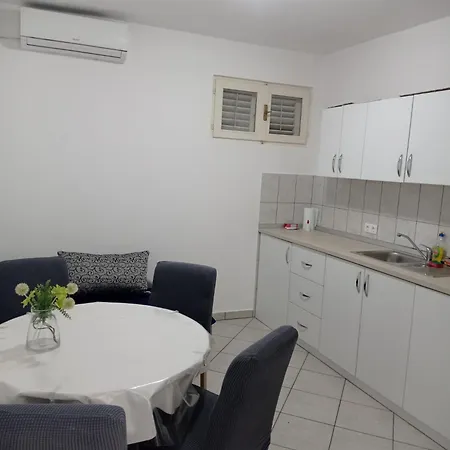 아파트 Veronika Sukošan